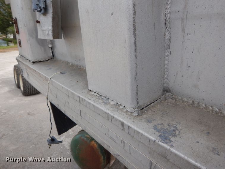 image for item DH2070 1975 Summit AD26 end dump trailer