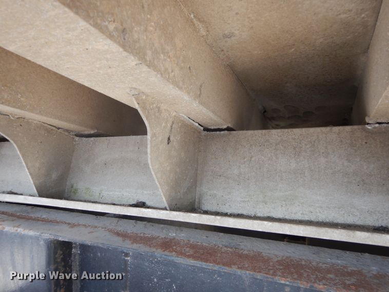 image for item DH2070 1975 Summit AD26 end dump trailer