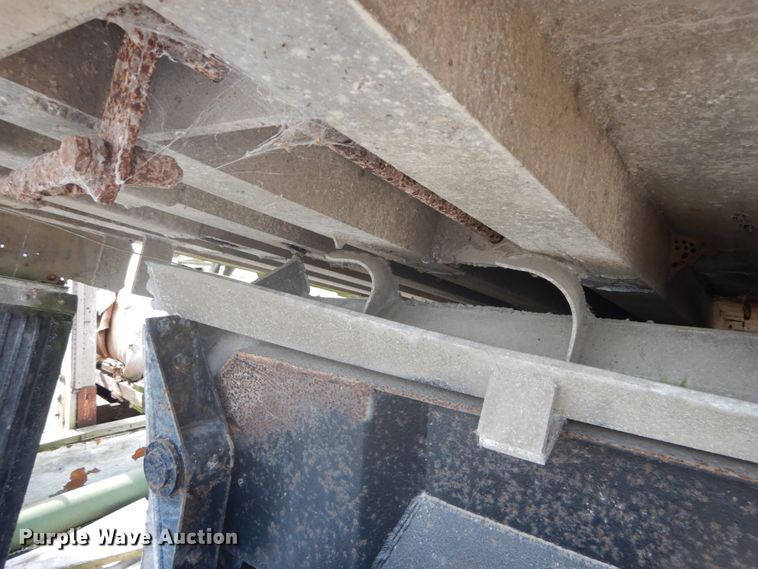 image for item DH2070 1975 Summit AD26 end dump trailer