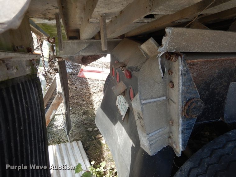 image for item DH2070 1975 Summit AD26 end dump trailer