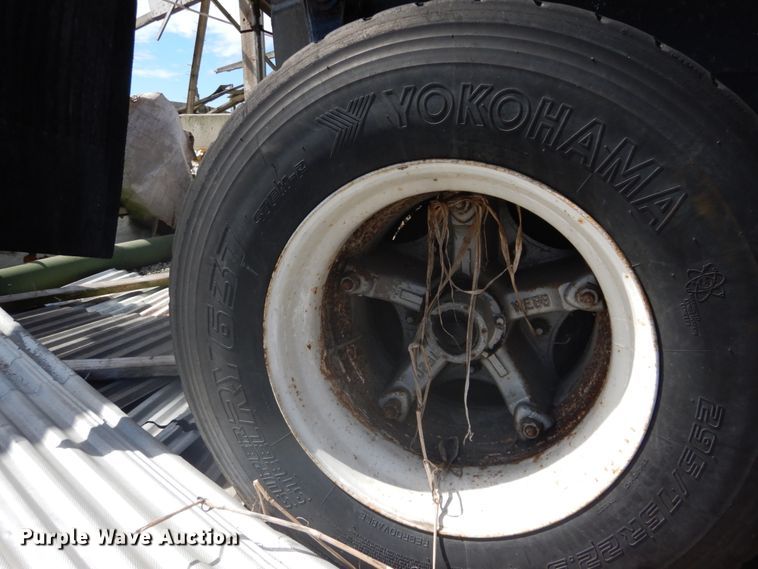 image for item DH2070 1975 Summit AD26 end dump trailer