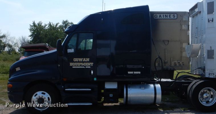 image for item DH6136 2009 Kenworth T2000 semi truck