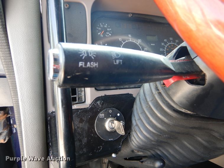 image for item DH6136 2009 Kenworth T2000 semi truck