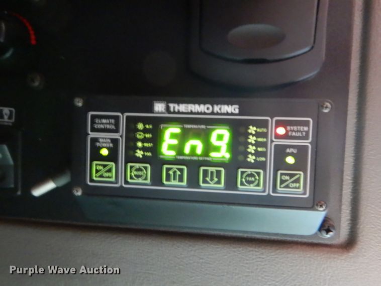 image for item DH6136 2009 Kenworth T2000 semi truck