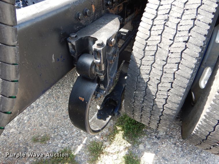 image for item DH6136 2009 Kenworth T2000 semi truck