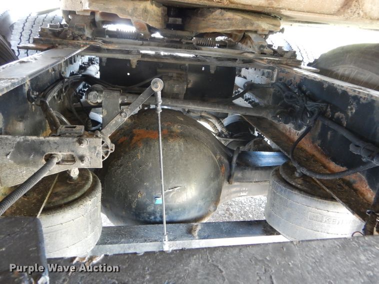 image for item DH6136 2009 Kenworth T2000 semi truck
