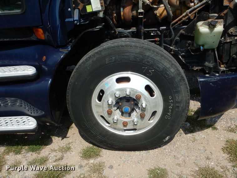 image for item DH6136 2009 Kenworth T2000 semi truck