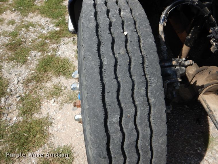 image for item DH6136 2009 Kenworth T2000 semi truck