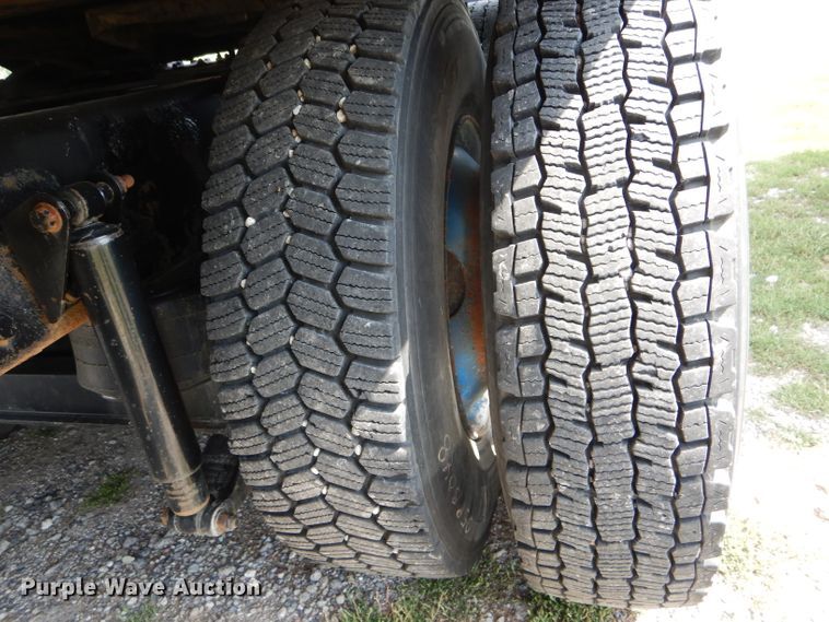 image for item DH6136 2009 Kenworth T2000 semi truck