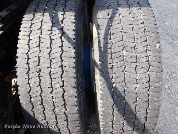 image for item DH6136 2009 Kenworth T2000 semi truck