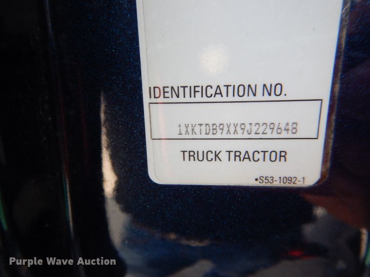 image for item DH6136 2009 Kenworth T2000 semi truck
