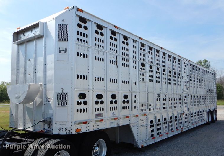 image for item DH6137 2001 Barrett livestock trailer