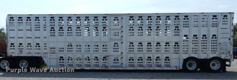 image for item DH6137 2001 Barrett livestock trailer