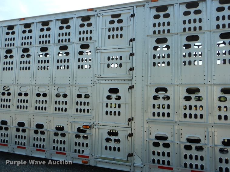 image for item DH6137 2001 Barrett livestock trailer