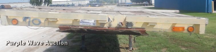 image for item DI2345 1998 Reinke flatbed trailer