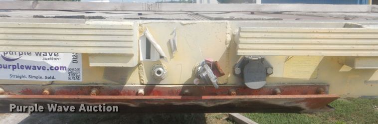 image for item DI2345 1998 Reinke flatbed trailer