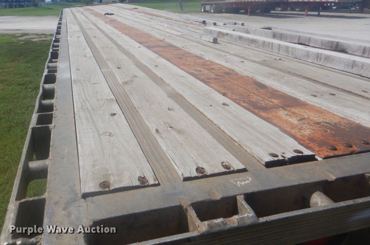 image for item DI2345 1998 Reinke flatbed trailer