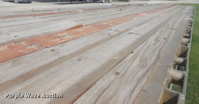 image for item DI2345 1998 Reinke flatbed trailer