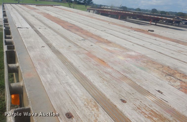 image for item DI2345 1998 Reinke flatbed trailer