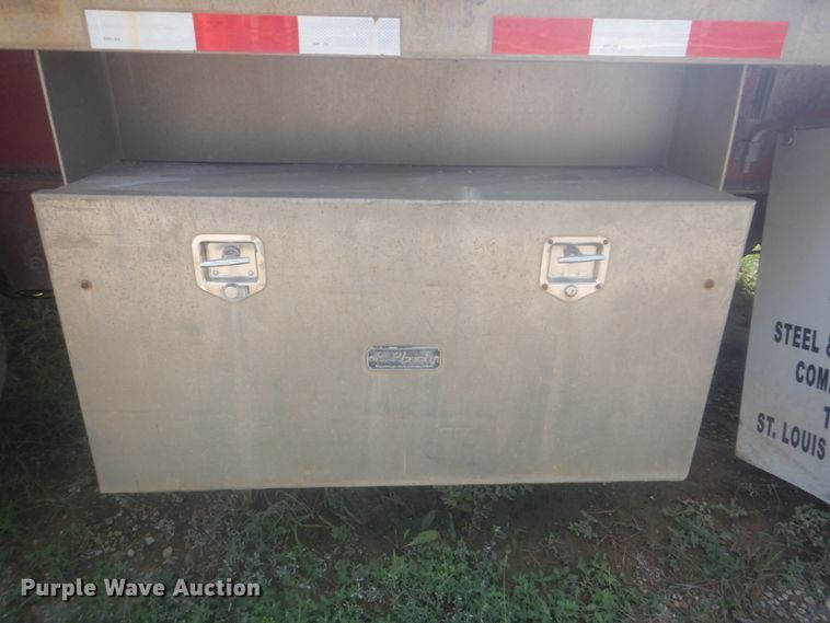 image for item DI2345 1998 Reinke flatbed trailer