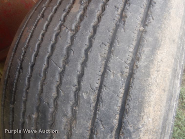 image for item DI2345 1998 Reinke flatbed trailer