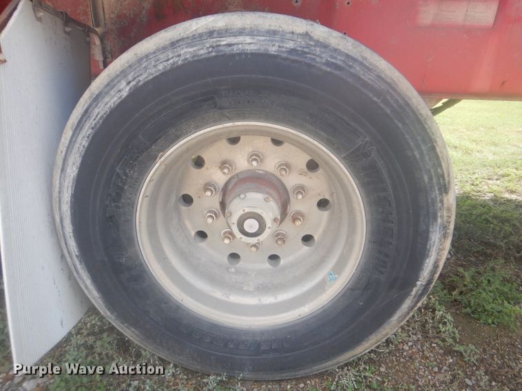 image for item DI2345 1998 Reinke flatbed trailer