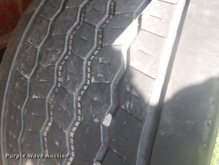 image for item DI2345 1998 Reinke flatbed trailer