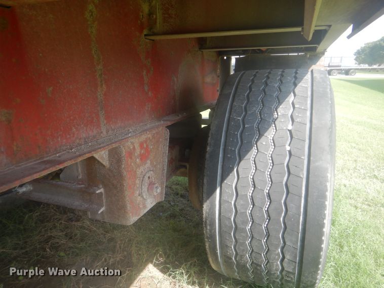 image for item DI2345 1998 Reinke flatbed trailer