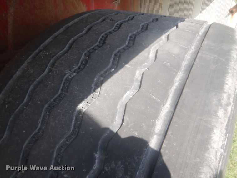 image for item DI2345 1998 Reinke flatbed trailer