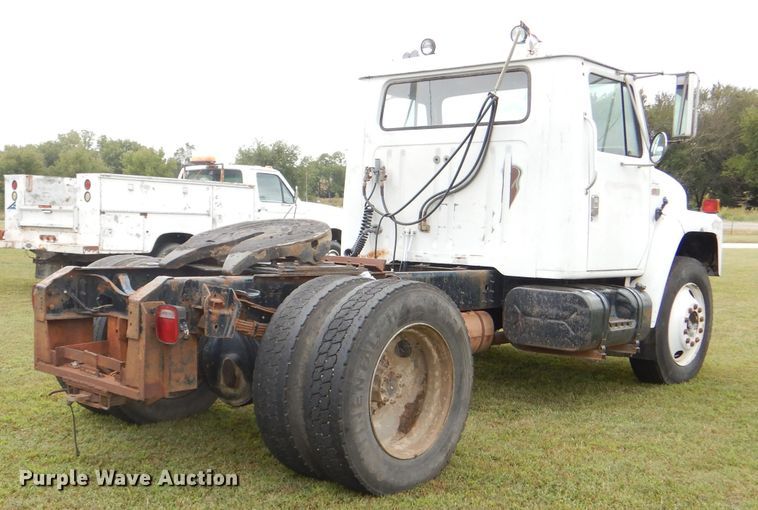 image for item DI2538 1985 International S1900 semi truck