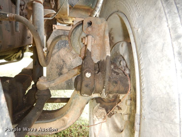 image for item DI2538 1985 International S1900 semi truck