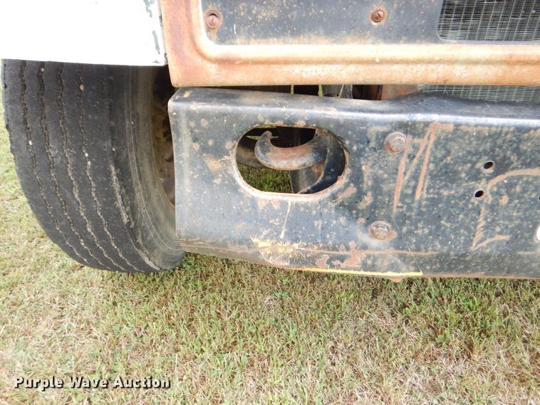 image for item DI2538 1985 International S1900 semi truck