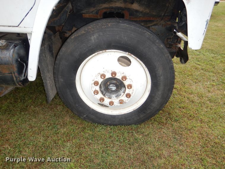 image for item DI2538 1985 International S1900 semi truck