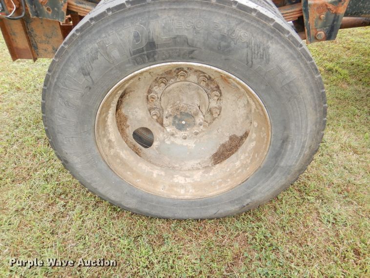 image for item DI2538 1985 International S1900 semi truck