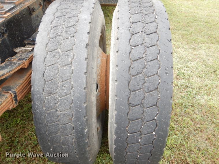 image for item DI2538 1985 International S1900 semi truck