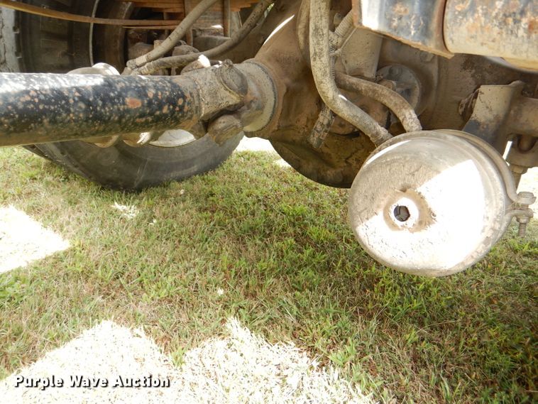 image for item DI2538 1985 International S1900 semi truck