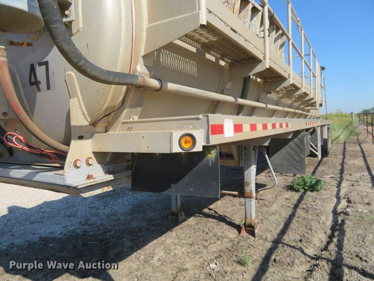 image for item EQ9289 2008 Dragon vacuum tank trailer