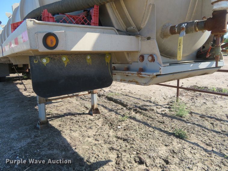 image for item EQ9289 2008 Dragon vacuum tank trailer