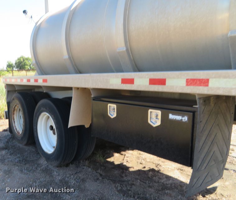image for item EQ9289 2008 Dragon vacuum tank trailer