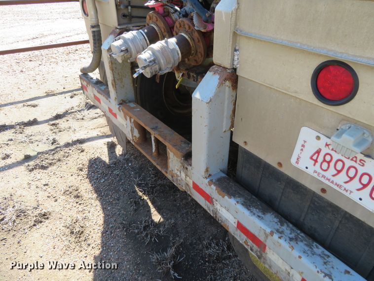 image for item EQ9289 2008 Dragon vacuum tank trailer