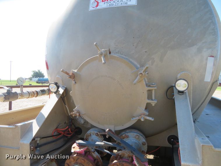 image for item EQ9289 2008 Dragon vacuum tank trailer
