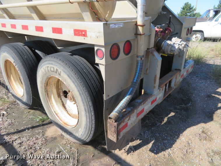 image for item EQ9289 2008 Dragon vacuum tank trailer