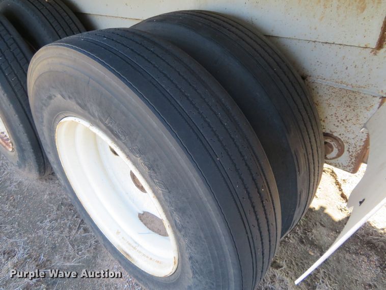 image for item EQ9289 2008 Dragon vacuum tank trailer