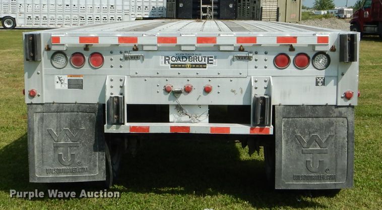 image for item FI9628 2004 Wilson CF-900 flatbed trailer