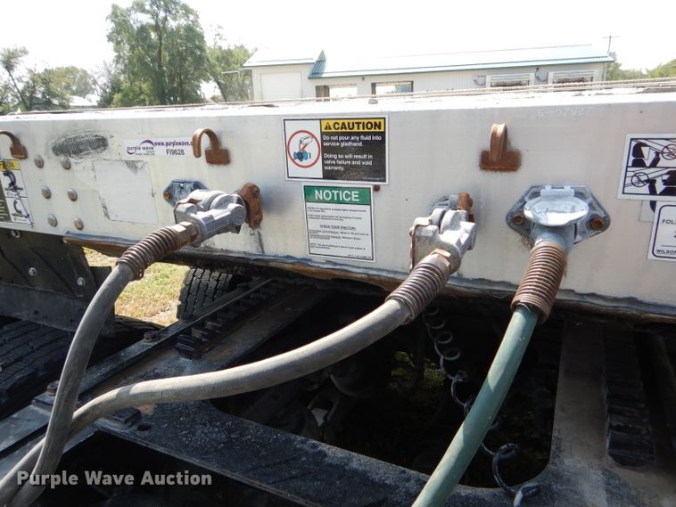 image for item FI9628 2004 Wilson CF-900 flatbed trailer