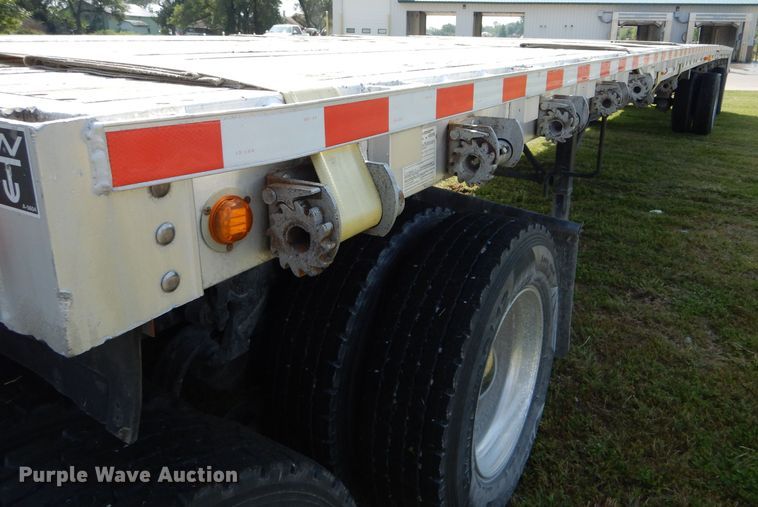 image for item FI9628 2004 Wilson CF-900 flatbed trailer