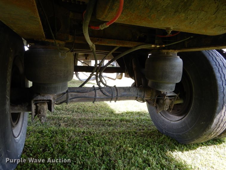 image for item FI9628 2004 Wilson CF-900 flatbed trailer