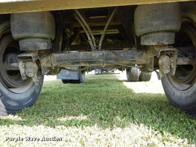 image for item FI9628 2004 Wilson CF-900 flatbed trailer