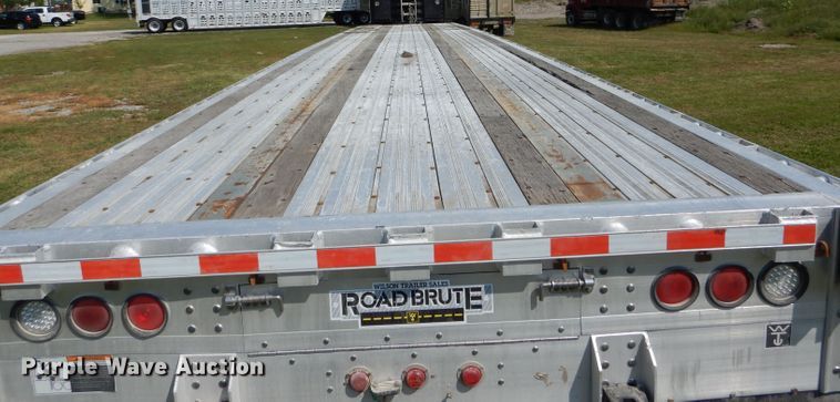 image for item FI9628 2004 Wilson CF-900 flatbed trailer