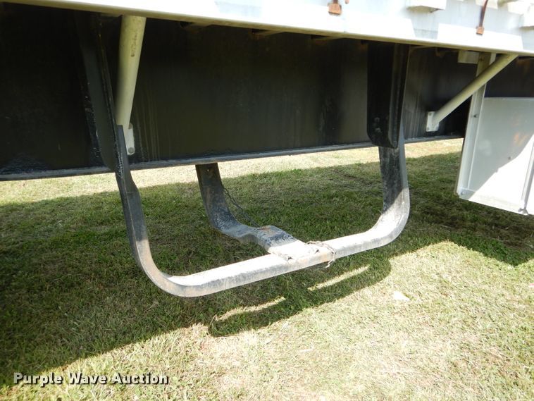 image for item FI9628 2004 Wilson CF-900 flatbed trailer